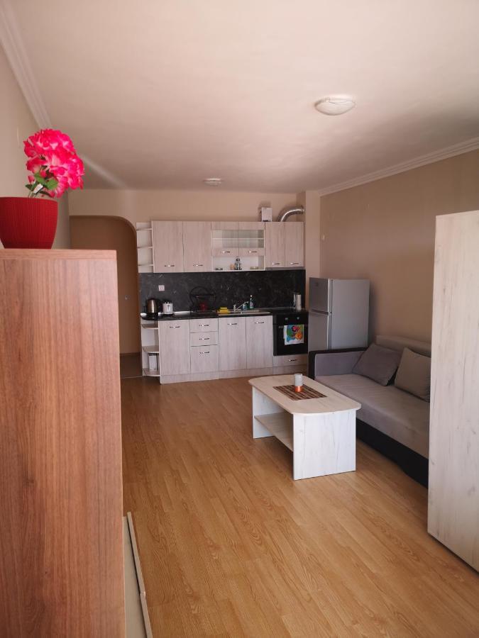 Seaview Apartment Complex Karia Kavarna Kültér fotó